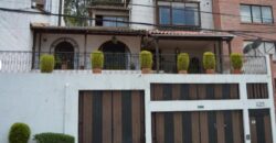 Se Vende Hermosa Casa Con Acabados Exelentes En JARDINES DEL BATAN