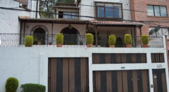 Se Vende Hermosa Casa Con Acabados Exelentes En JARDINES DEL BATAN