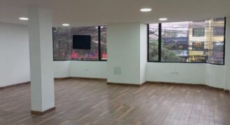 Arriendo dos oficinas nuevas Sec. Chillogallo 85 m², Alto Flujo Comercial!