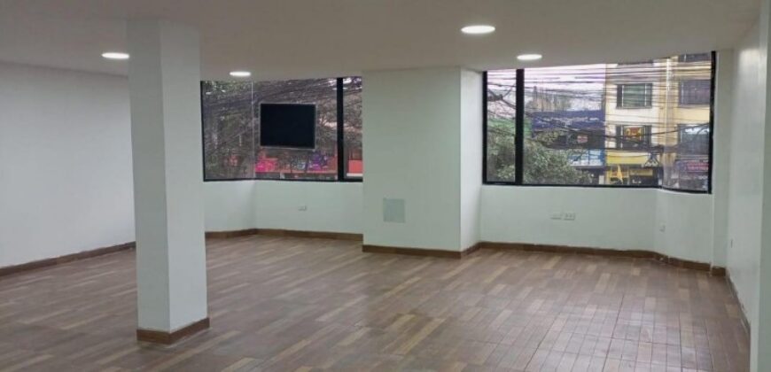 Arriendo dos oficinas nuevas Sec. Chillogallo 85 m², Alto Flujo Comercial!