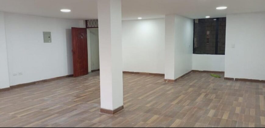 Arriendo dos oficinas nuevas Sec. Chillogallo 85 m², Alto Flujo Comercial!