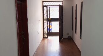 Se Vende CASA de 348 m² en dos Plantas! Sector Martha Bucaram