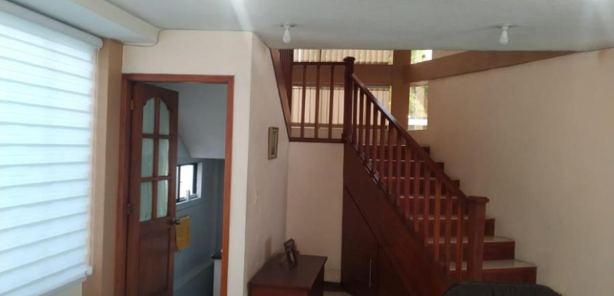 Casa en Venta 322m² con Mini Departamento pomasqui.