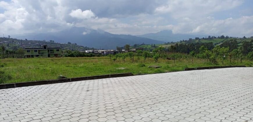 Terreno en venta en Cutuglahua, Credito directo