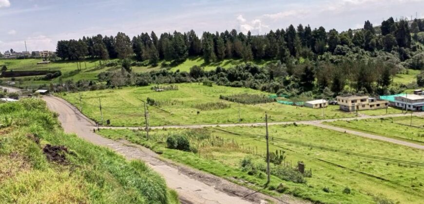 Terreno en venta en Cutuglahua, Credito directo