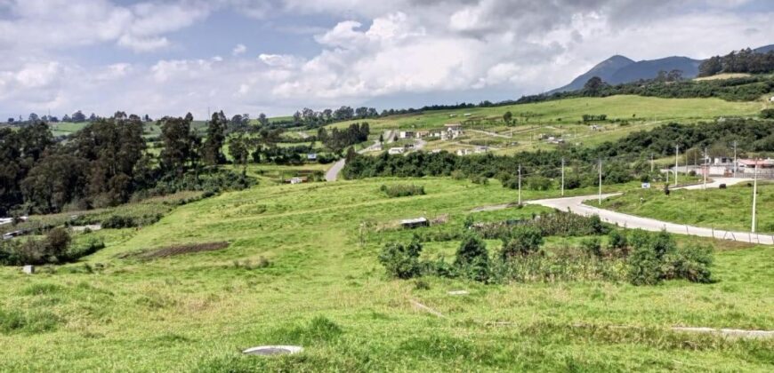 Terreno en venta en Cutuglahua, Credito directo