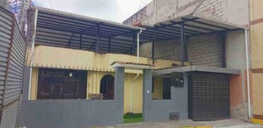 Casa de VENTA en QUITUMBE a 10 minutos de la parada del Metro y el Terminal al Sur de Quito, Ecuador.