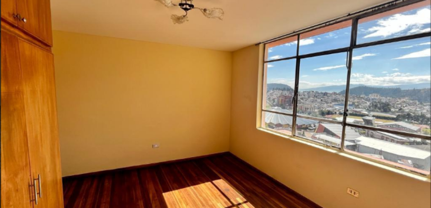 Casa de VENTA en el Dorado 376m2 de terreno, Norte de Quito, Ecuador