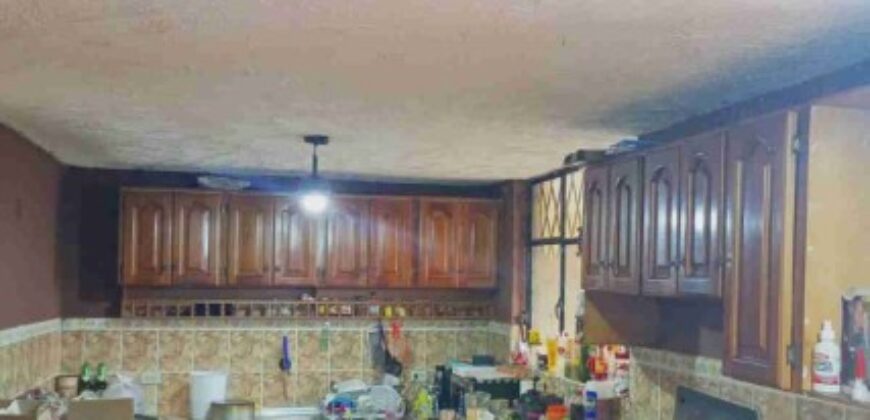 Casa de VENTA en QUITUMBE a 10 minutos de la parada del Metro y el Terminal al Sur de Quito, Ecuador.