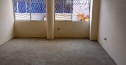 Casa de venta de oportunidad, 348m2 de construcción en 180m2 de terreno, a 100m2 de la Av. Martha Bucaram, Cdla Ibarra Quito, Ecuador