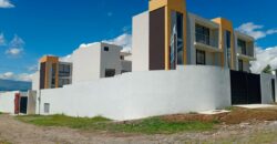 En CONOCOTO casas de VENTA de 130m2 a estrenar, CREDITO VIP, QUITO, ECUADOR.