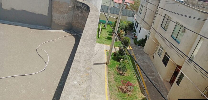 CASA de VENTA en Conjunto Habitacional a 2 cuadras de Av. Geovanny Calles, Calderón, Ecuador